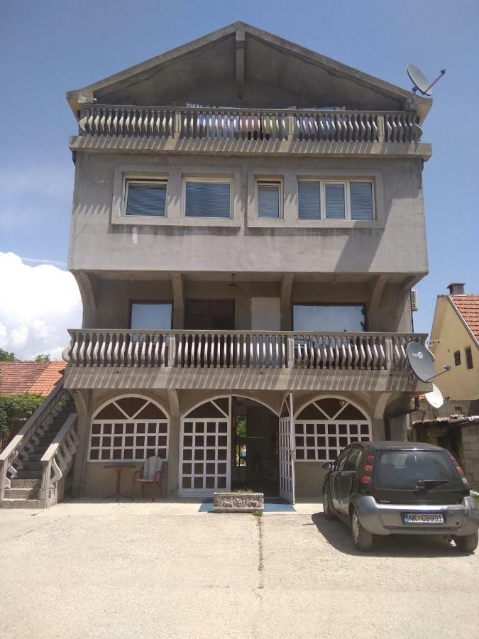 Buric Rooms Nikšić Εξωτερικό φωτογραφία