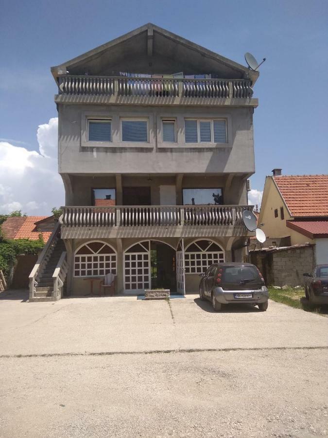 Buric Rooms Nikšić Εξωτερικό φωτογραφία